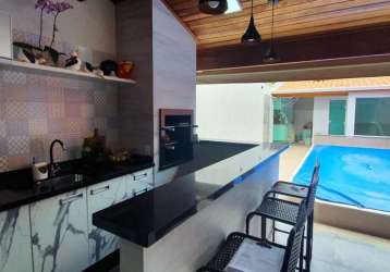 Casa assobradada com piscina 3 dormitórios à venda, por r$ 750.000 - vila suely - cruzeiro/sp