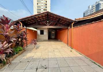 Casa  geminada 3 dorm. reformada localizada no canto do forte- praia grande