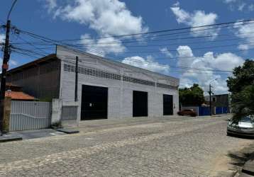 Galpão para locação em parnamirim, emaus, 2 banheiros