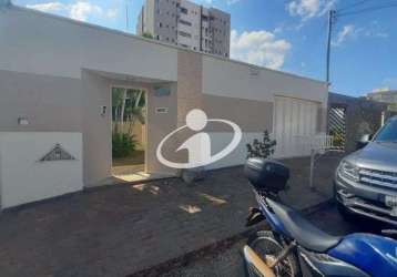 Casa com 3 quartos para alugar no conjunto segismundo pereira, uberlândia  por r$ 4.500