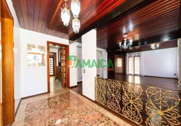 Casa com 03 suítes e 04 vagas no guabirotuba - 5070