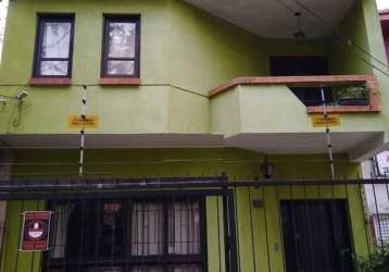 Casa com 4 quartos à venda na rua doutor timóteo, 72, floresta, porto alegre por r$ 1.280.000