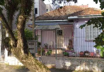 Casa com 2 quartos à venda na rua chile, 729, jardim botânico, porto alegre por r$ 800.000