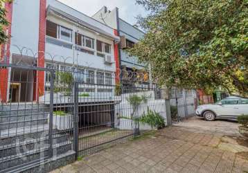 Casa com 4 quartos à venda na rua giordano bruno, 170, rio branco, porto alegre por r$ 1.500.000