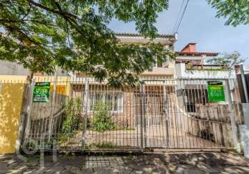 Casa com 4 quartos à venda na travessa serafim terra, 42, jardim botânico, porto alegre por r$ 790.000