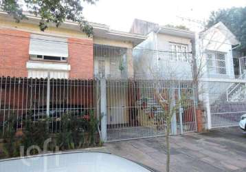 Casa em condomínio fechado com 3 quartos à venda na portugal, 1035, higienópolis, porto alegre por r$ 950.000