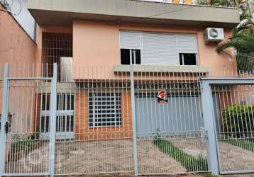 Casa com 3 quartos à venda na avenida iguassu, 223, petrópolis, porto alegre por r$ 1.695.000