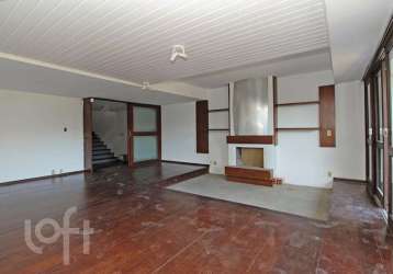 Casa com 4 quartos à venda na avenida montenegro, 192, petrópolis, porto alegre por r$ 921.500