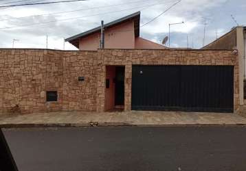 Casa com 3 quartos à venda na rua josé silveira, parque das américas, uberaba, 260 m2 por r$ 500.000