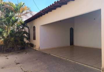 Casa com 3 quartos à venda na rua hermínio pinti, vila alvorada, uberaba por r$ 350.000