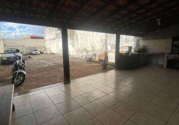 Casa com 3 quartos à venda na praça doutor jorge frange, são benedito, uberaba por r$ 550.000