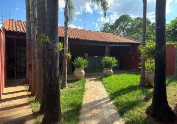 Casa com 3 quartos à venda na rua crispiniano tavares, boa vista, uberaba, 225 m2 por r$ 980.000