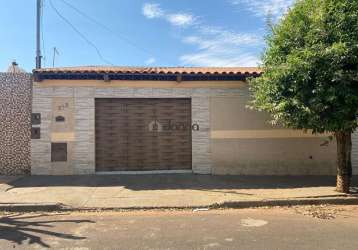 Casa com 3 quartos à venda na rua irene bianchini, parque dos girassóis, uberaba por r$ 220.000