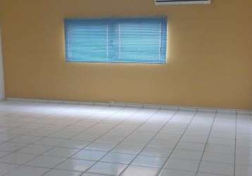 Sala comercial para locação em são josé do rio preto-sp: 1 sala, 1 banheiro, 1 vaga de garagem, 40m² no jardim santa catarina.