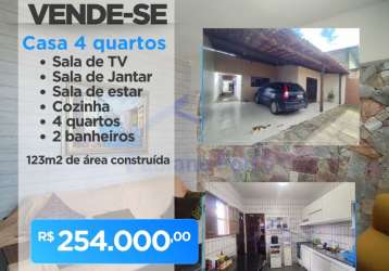 Casa com 4 quartos sendo uma suíte