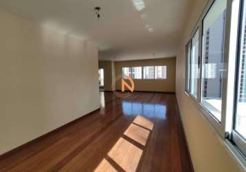 Apartamento com 4 suítes, 5 banheiros e 2 vagas de garagem 215m²