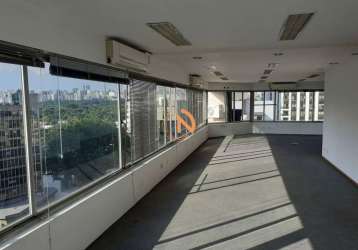 Conjunto comercial com 4 salas, 3 banheiros, copa e 2 vagas de garagem 240m²