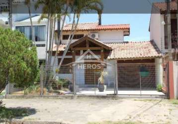 Casa com 4 quartos à venda na rua engenheiro otacílio oliveira, 207, ipanema, porto alegre por r$ 680.000