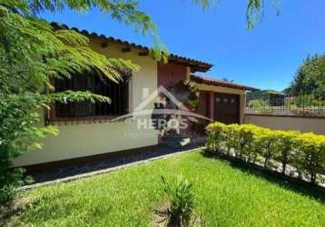 Casa com 2 quartos à venda na rua doutor carlos flores, 198, belém novo, porto alegre por r$ 650.000