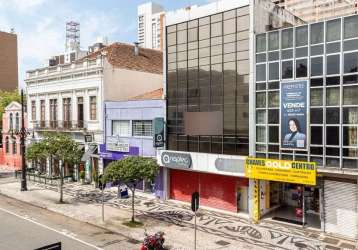 Prédio comercial com muitas possibilidades em ótima localização no centro