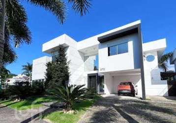 Casa com 4 quartos à venda na das sapopemas, 272, jurerê, florianópolis, 280 m2 por r$ 3.950.000