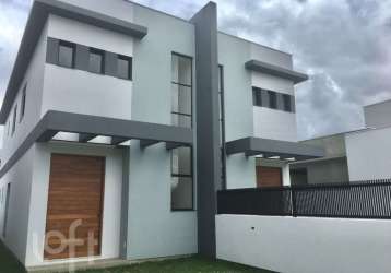 Casa com 3 quartos à venda na rua raimundo starosky, 817, carianos, florianópolis, 127 m2 por r$ 980.000