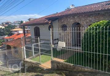 Casa com 4 quartos à venda na rua papa joão paulo i, 156, capoeiras, florianópolis, 240 m2 por r$ 950.000