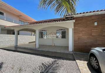 Casa com 4 quartos à venda na rua acarai, 555, praia do sonho, palhoça, 138 m2 por r$ 855.000