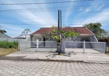 Casa a venda com 02 quartos e piscina, balneario monções- pontal do paraná