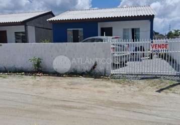 Casa na praia com 2 quartos, 1 banheiro, sala, cozinha, área de serviço