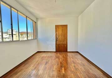 Apartamento com 3 quartos (1 suíte) no bairro santo antônio