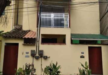 Casa com 2 quartos à venda na doutor sebastião de aquino, 130, barra da tijuca, rio de janeiro por r$ 450.000