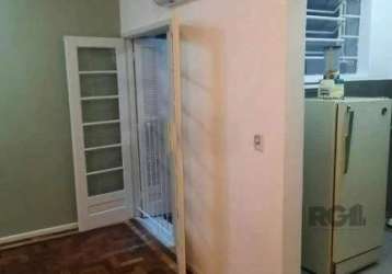 Apartamento com 1 quarto à venda na rua duque de caxias, 1525, centro histórico, porto alegre por r$ 140.000