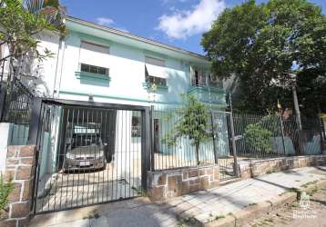 Casa com 4 quartos para alugar na rua xavier ferreira, 113, auxiliadora, porto alegre por r$ 6.600