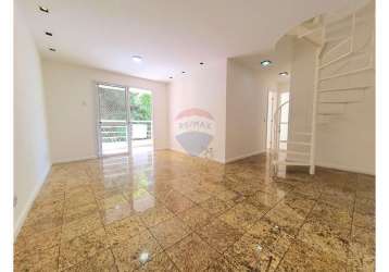 Apartemento duplex em maria paula