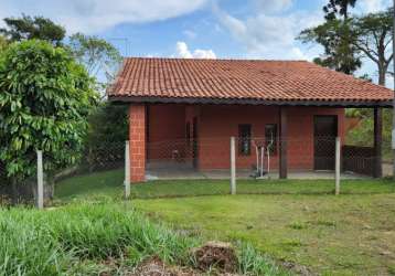 Casa em condomínio em piracaia-sp