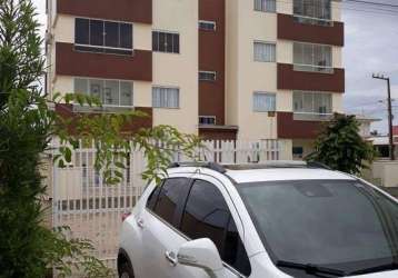 Apartamento com 700 metros da praia