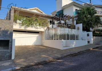 Casa em pedra branca  -  palhoça