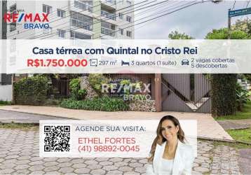 Casa térrea com quintal  no cristo rei com 297 m2, 3 quartos