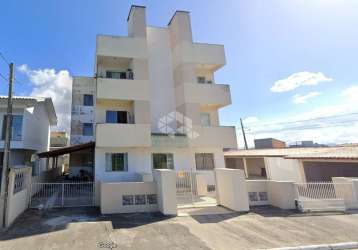 Apartamento com 2 quartos/dormitórios no bairro barra do aririu - palhoça, todo mobiliado com 60 m²  à venda por r$ 250.000,00