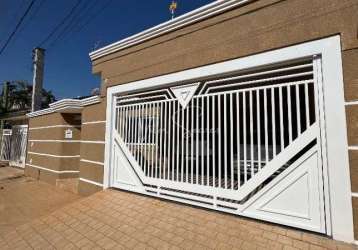 Casa a venda com três quartos sendo um suíte no bairro jardim stabile  em birigui.