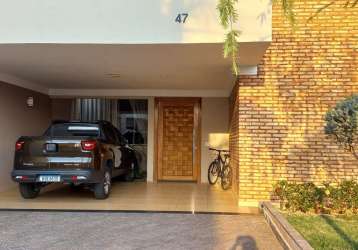 Casa de luxo em condomínio: 2 quartos, 2 suítes, 2 salas, 2 banheiros, 2 vagas de garagem e 200m² em birigui-sp, residencial veneza.