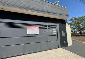 Casa á venda no bairro eurico caetano em birigui: casa com 2 quartos sendo um deles suíte, garagem coberta com 2 vagas, 2 banheiros e sala de tv