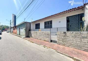 Casa com 3 dormitórios à venda, na cidade 2000