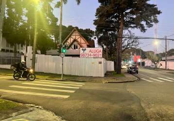 Loja comercial de esquina no cristo rei