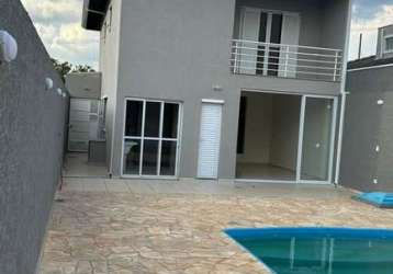 Sobrado com 3 quartos (1 suíte) à venda, piscina, com 336,45m² de terreno