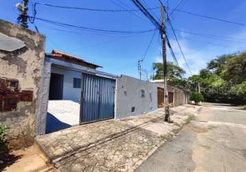 2 casas à venda com 2 dormitórios, 360,00m² no mesmo lote