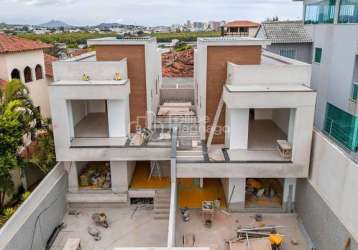 Casa duplex com 3 suítes mobiliada e decorada  no bairro são judas tadeu em guarapari