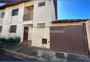 Casa sobrado 4 quartos, bairro mercês, uberaba mg