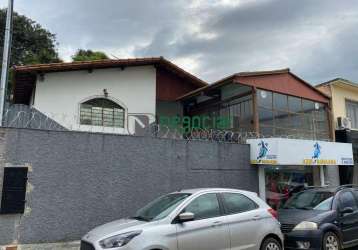 Casa comercial 3 quartos no bairro brasiléia